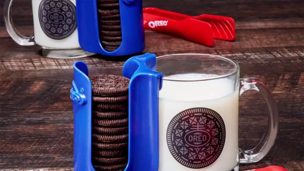 Oreo dipper set and cookie dunker