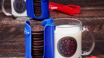 Oreo dipper set and cookie dunker