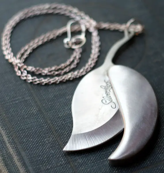 Knife Pendant Knecklace Shaped Like a Leaf disguised self defense weapon