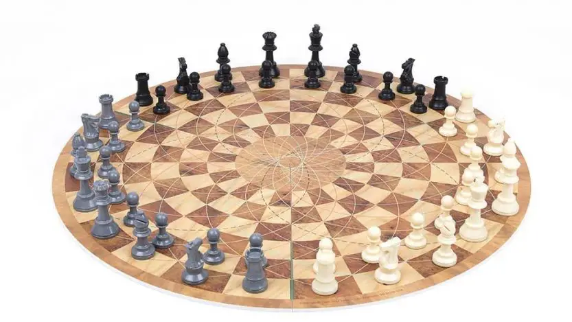 3 Player Round Chess Board Lets You Play 3 Man Chess